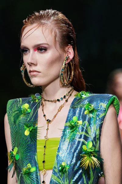 Look 144